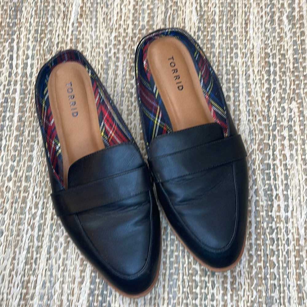 Torrid Slip On Black Loafers Size 10 WIDE